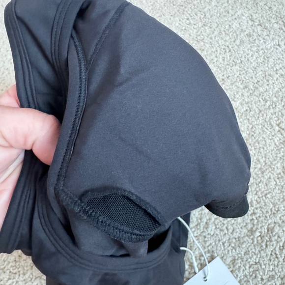 Halara cropped tank top black small - Picture 3 of 11